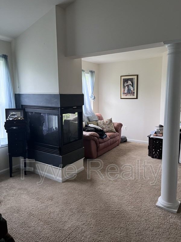 10208 Rolling Green Way - Photo 3 of 14