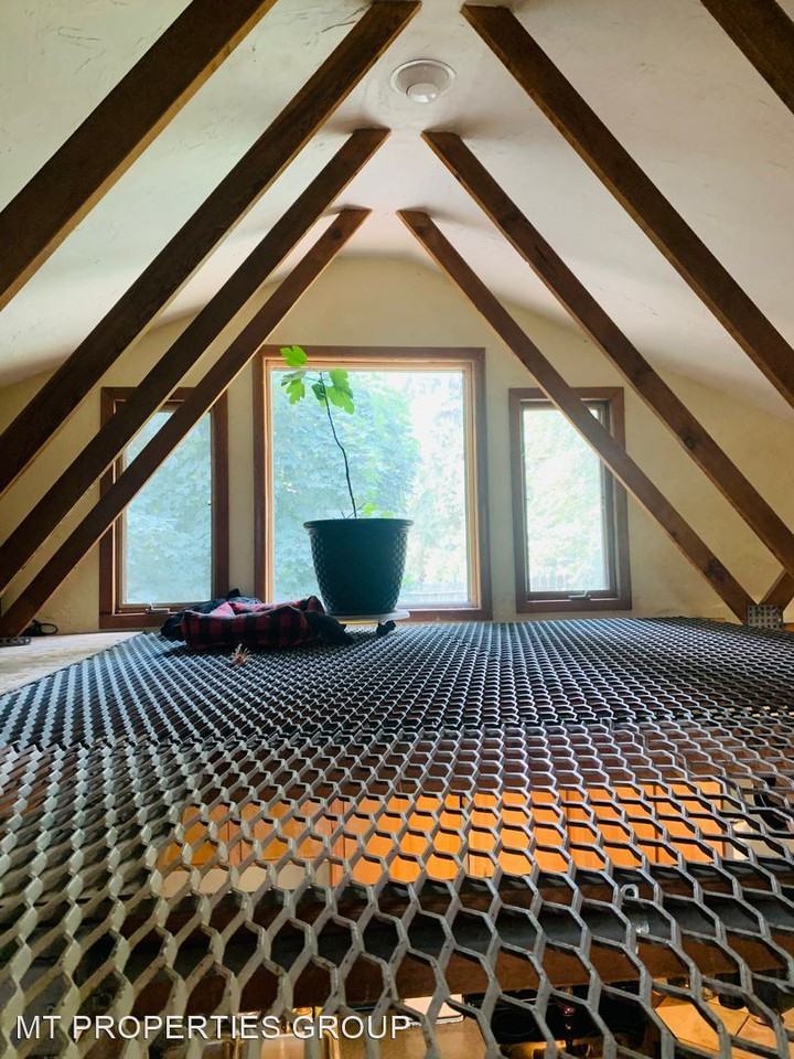 1029 Runyon Dr - Photo 2 of 11