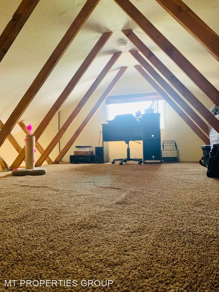 1029 Runyon Dr - Photo 3 of 11