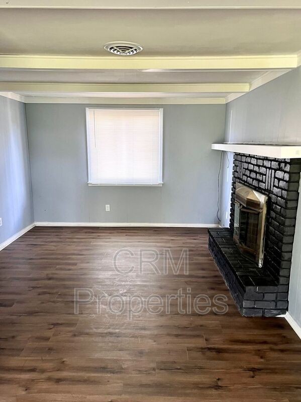4705 Hartford Dr - Photo 3 of 24