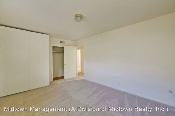 1065 Middle Ave - Photo 2 of 11