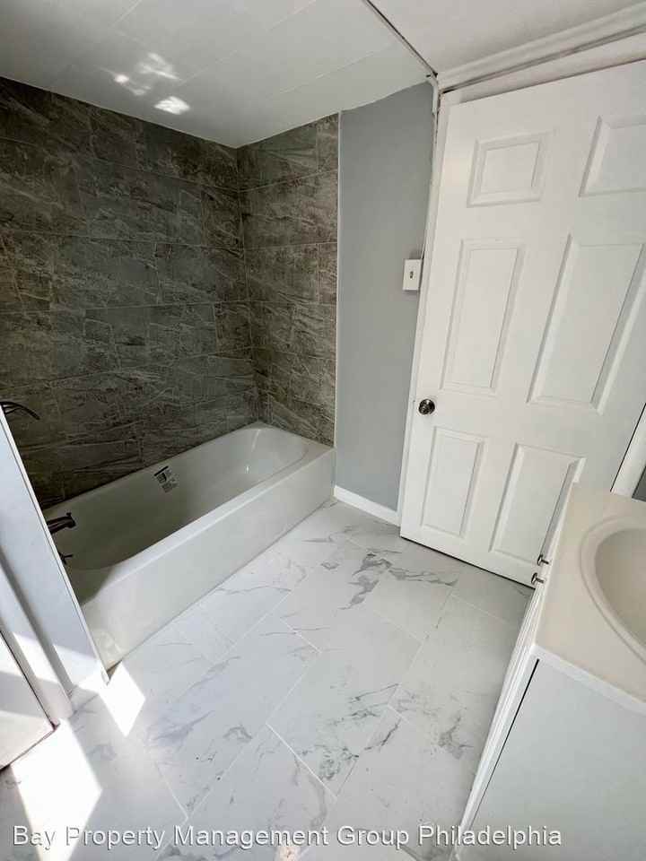 25 Marshall Ave - Photo 3 of 7