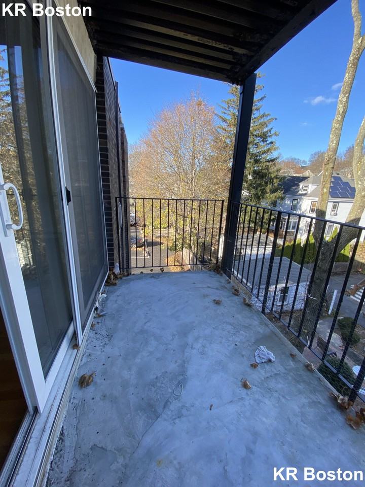 Centre St #13 - Photo 5 of 20