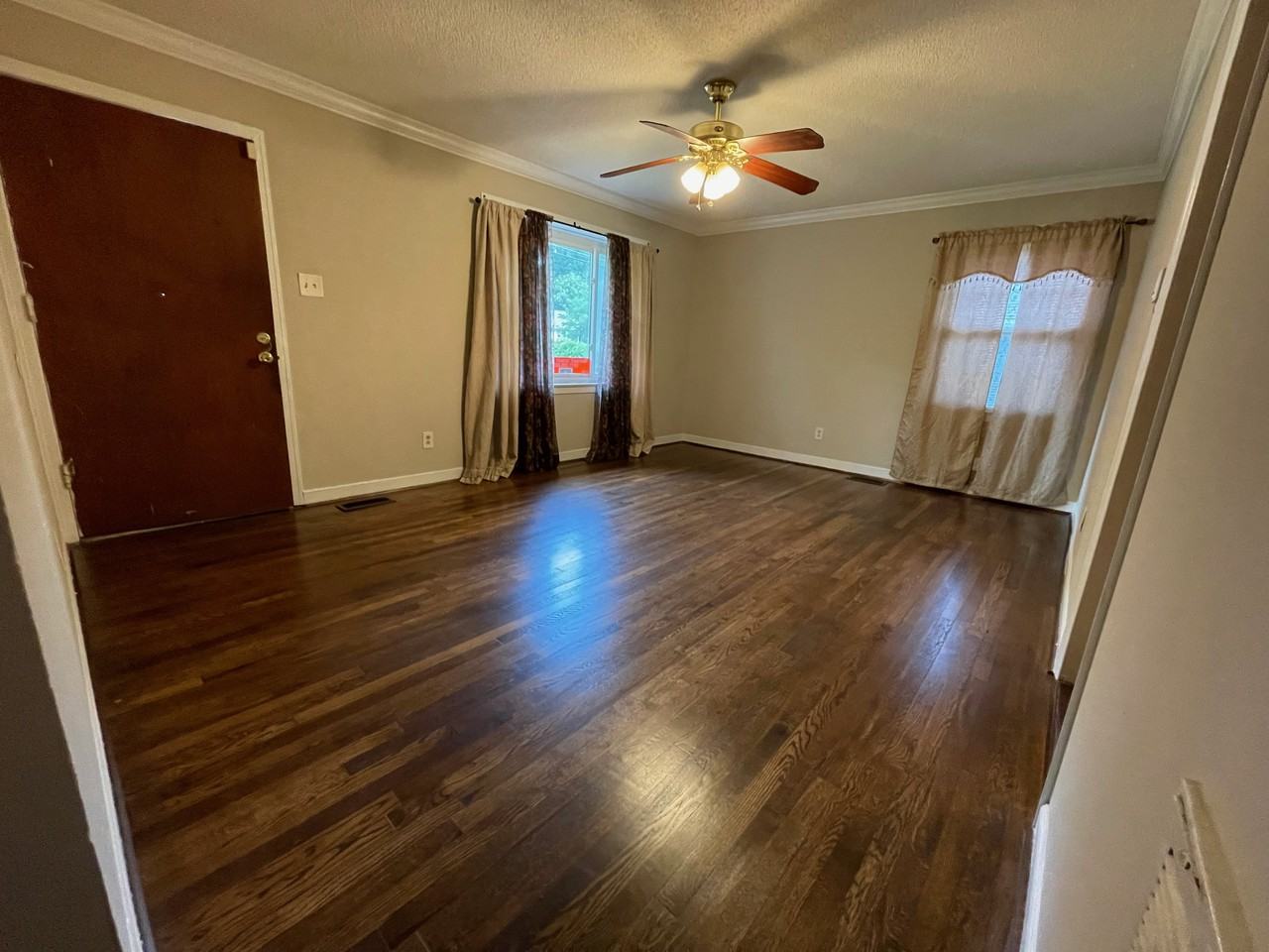 2315 Finchley Dr - Photo 6 of 16