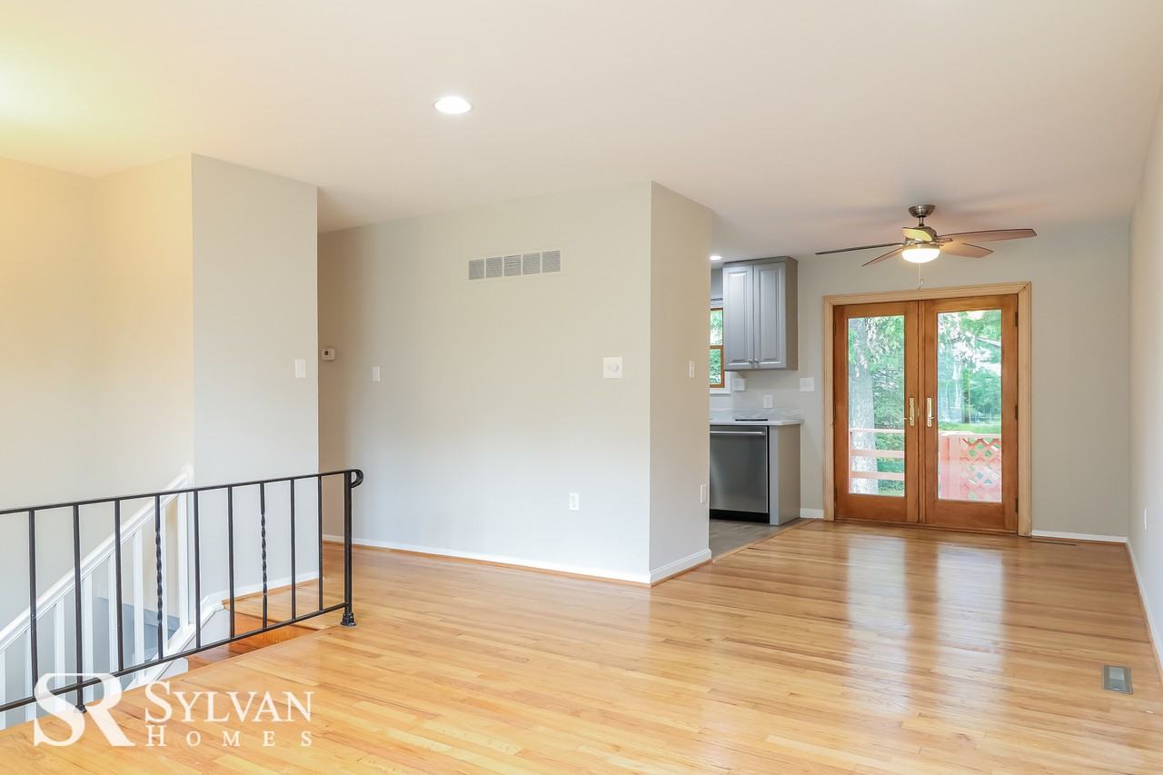 8241 Craver Rd - Photo 3 of 10