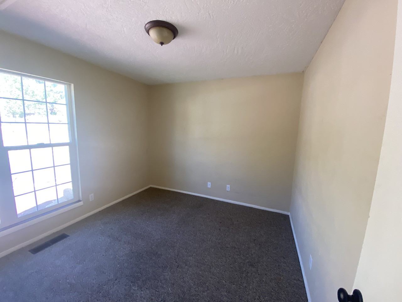 1607 N Prairie Way - Photo 3 of 7