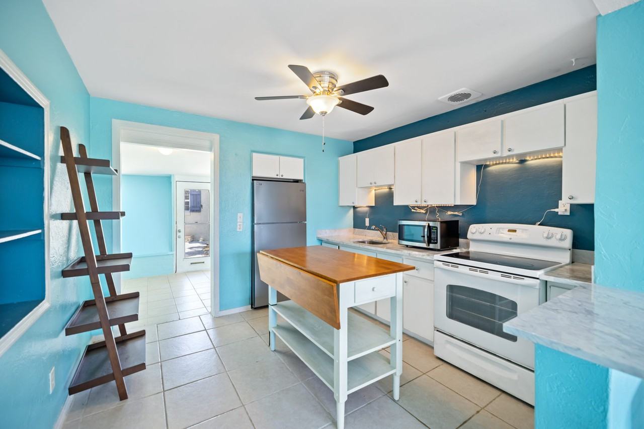 53 River Dr - Photo 3 of 13