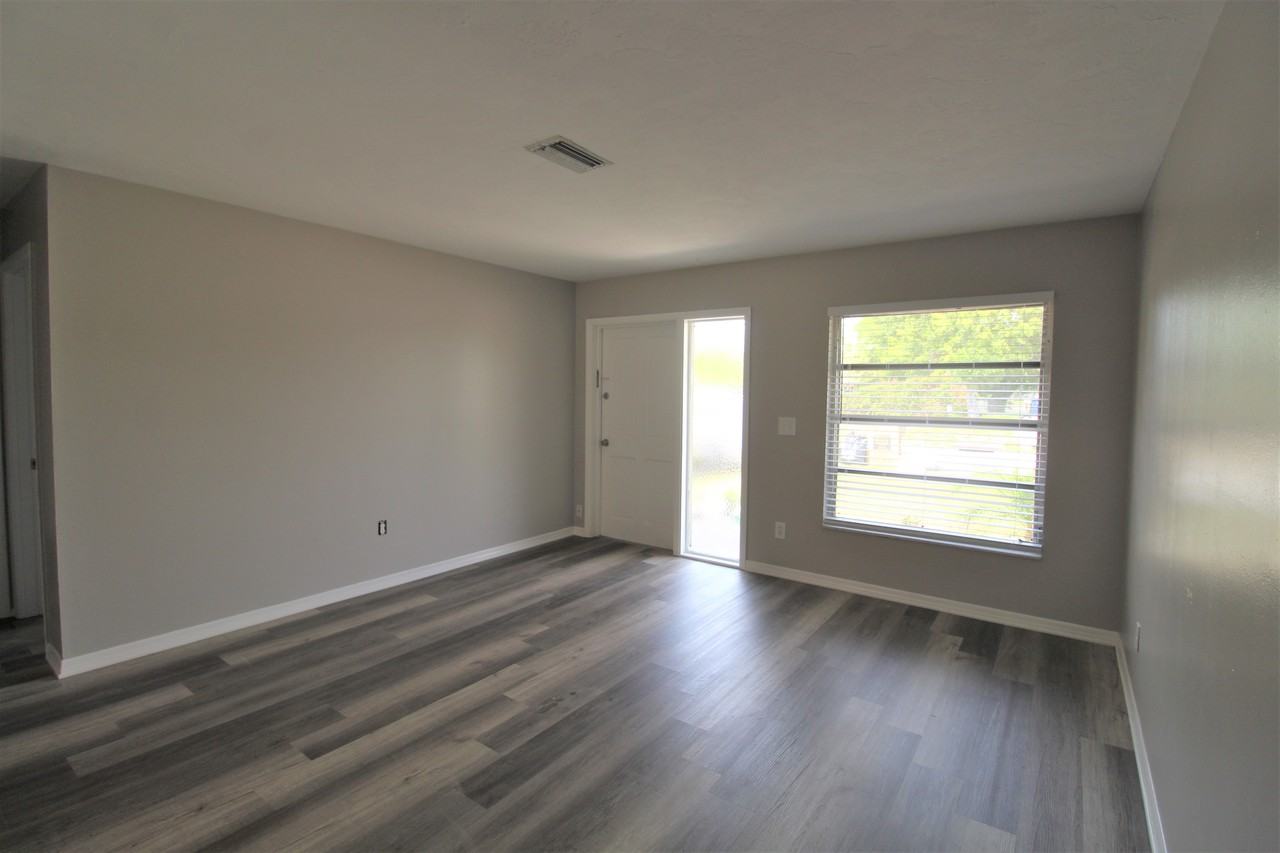 600 Briarwood Rd - Photo 3 of 8