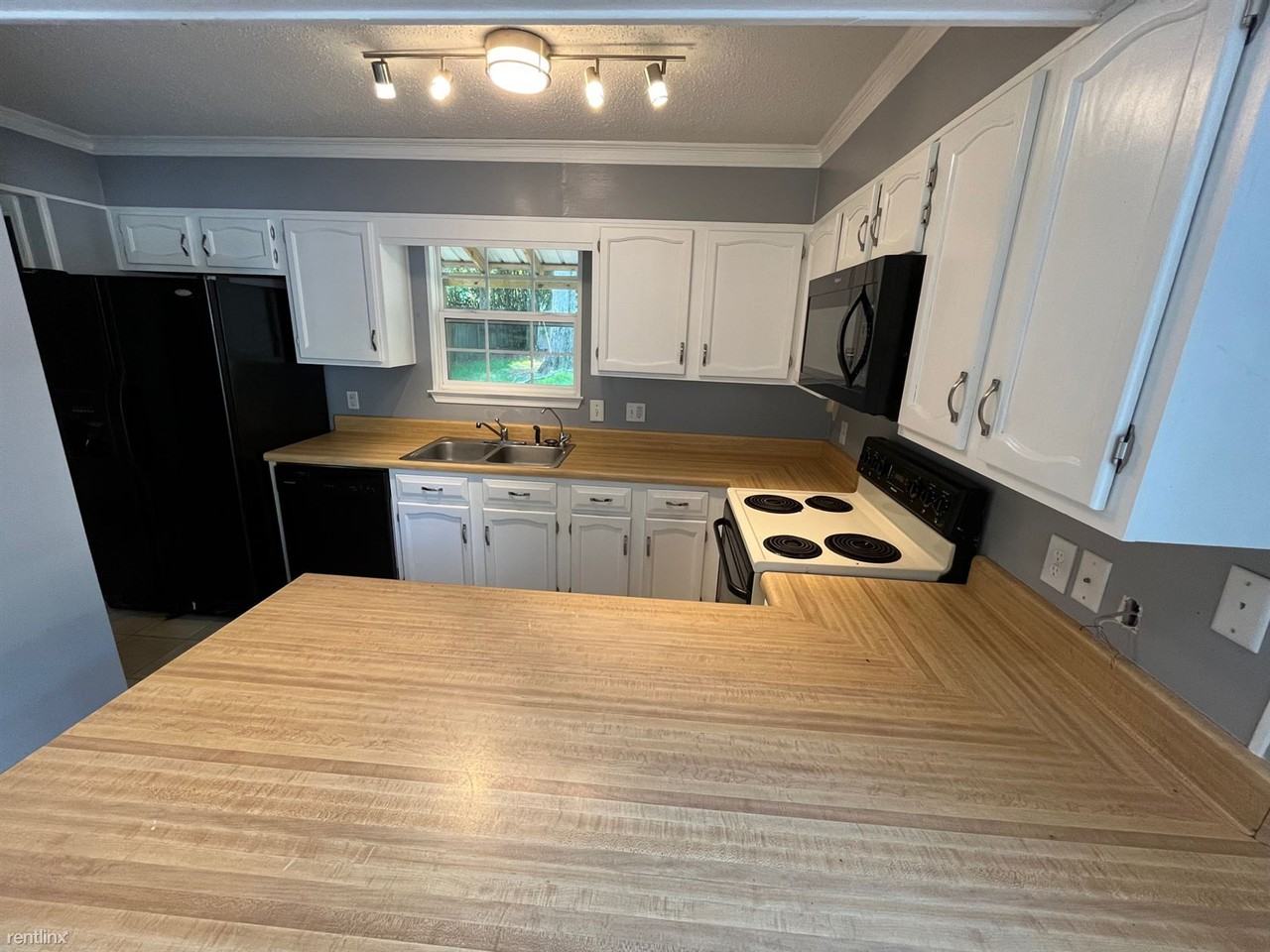 5689 Vista Bonita Dr S - Photo 3 of 8