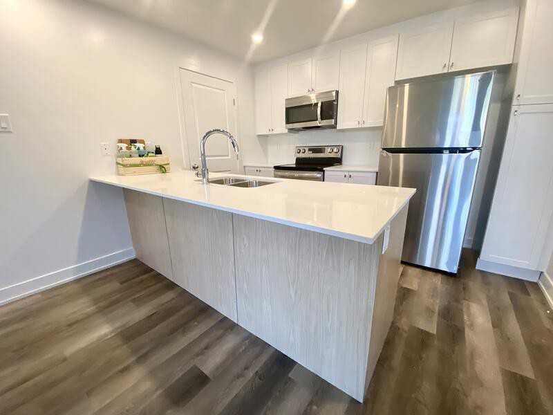 380 Rolling Meadow Cres Unit J - Photo 3 of 16