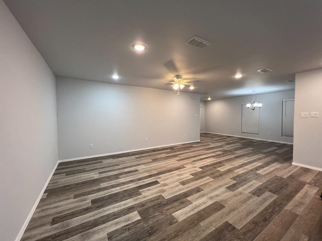 Duplex - Photo 5 of 9