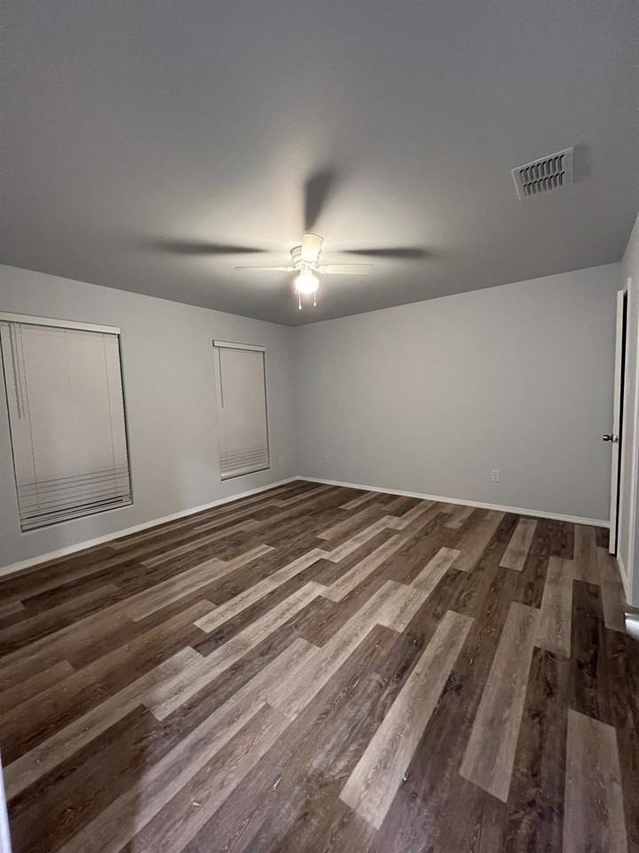 Duplex - Photo 6 of 9