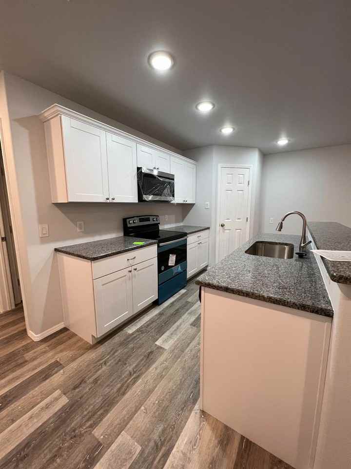 Duplex - Photo 2 of 9