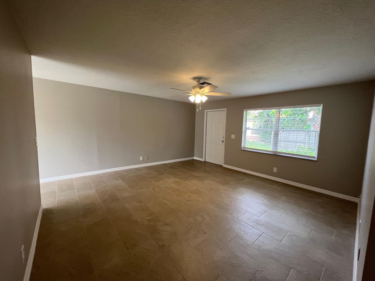 1887 Breezy Ln #1887 - Photo 3 of 8