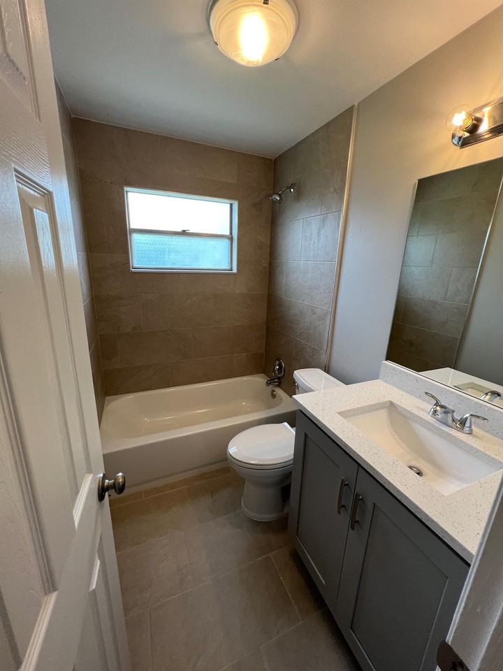 1887 Breezy Ln #1887 - Photo 6 of 8