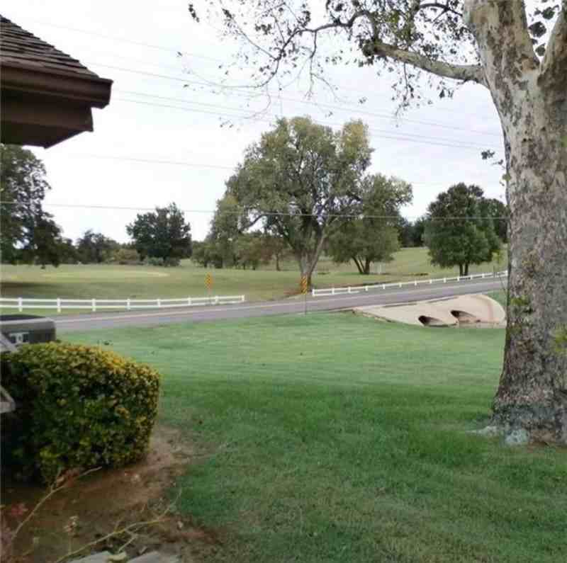 3201 Brookridge St - Photo 3 of 10