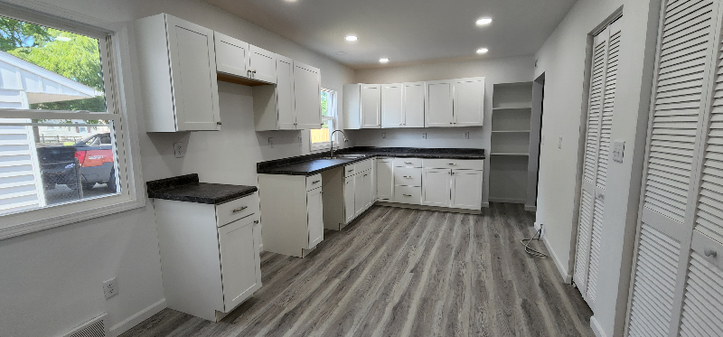 678 Runyan Ave - Photo 2 of 23