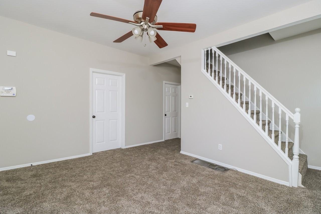 2322 Burns Ave - Photo 2 of 16