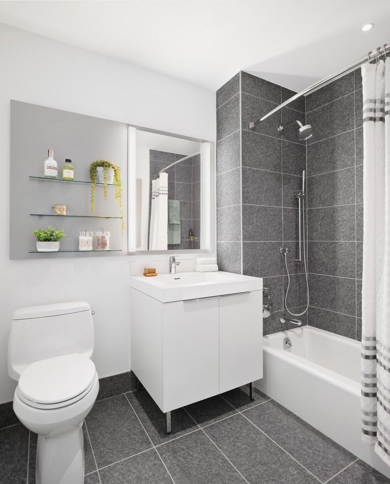 Lyra - Photo 4 of 49