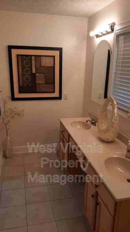 127 Barnstaple Dr - Photo 3 of 4