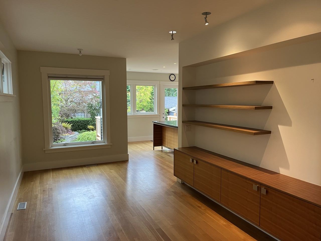 Aubrey Pl - Photo 6 of 31