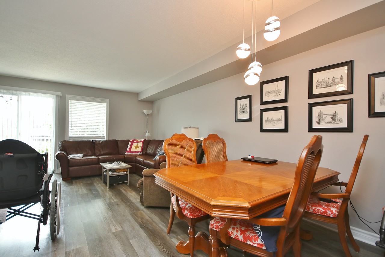 580A Chapman Mills, Nepean - Photo 3 of 28