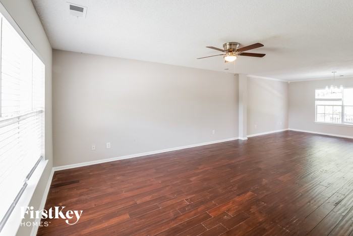 3047 Mapleleaf Dr - Photo 3 of 15
