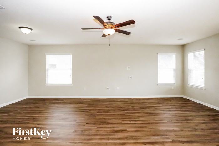 1950 Nations Way - Photo 2 of 15