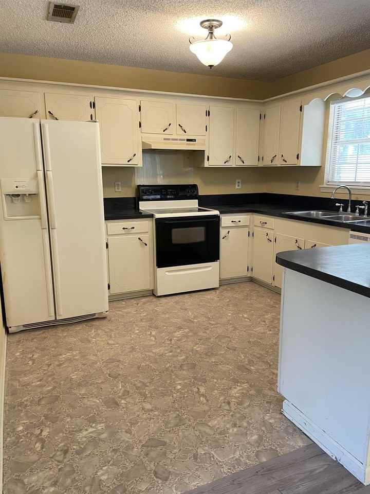 1219 Port Arthur Ter #1 - Photo 3 of 5