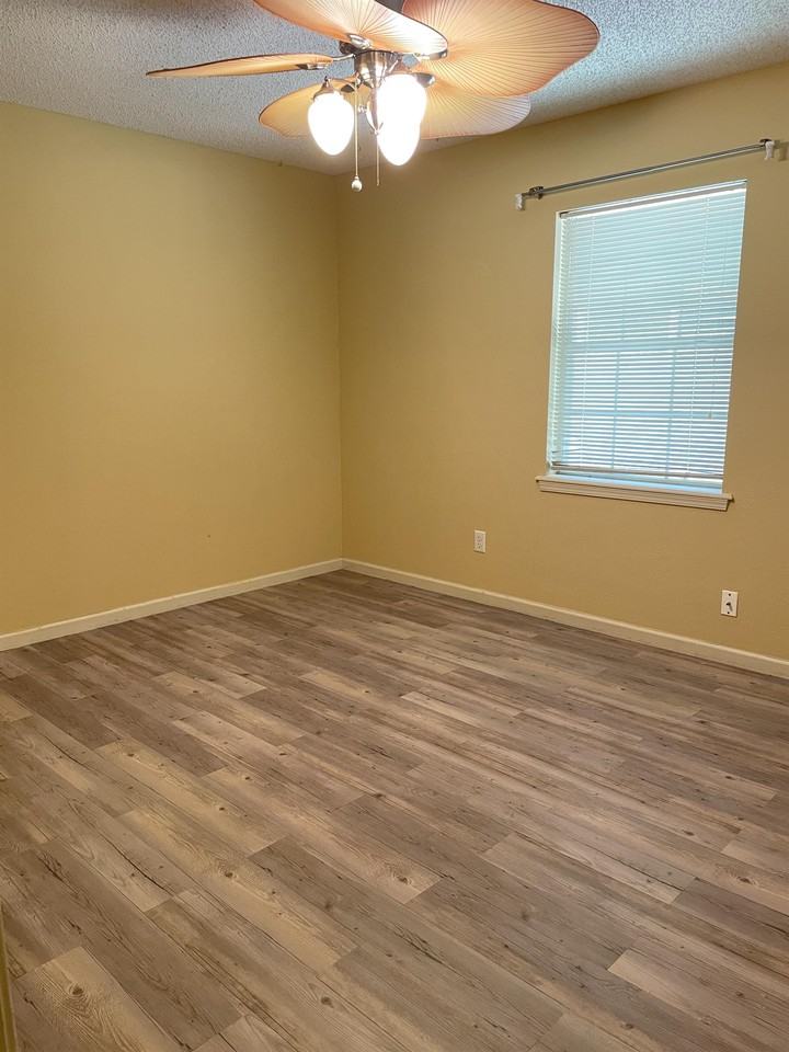 1219 Port Arthur Ter #1 - Photo 5 of 5