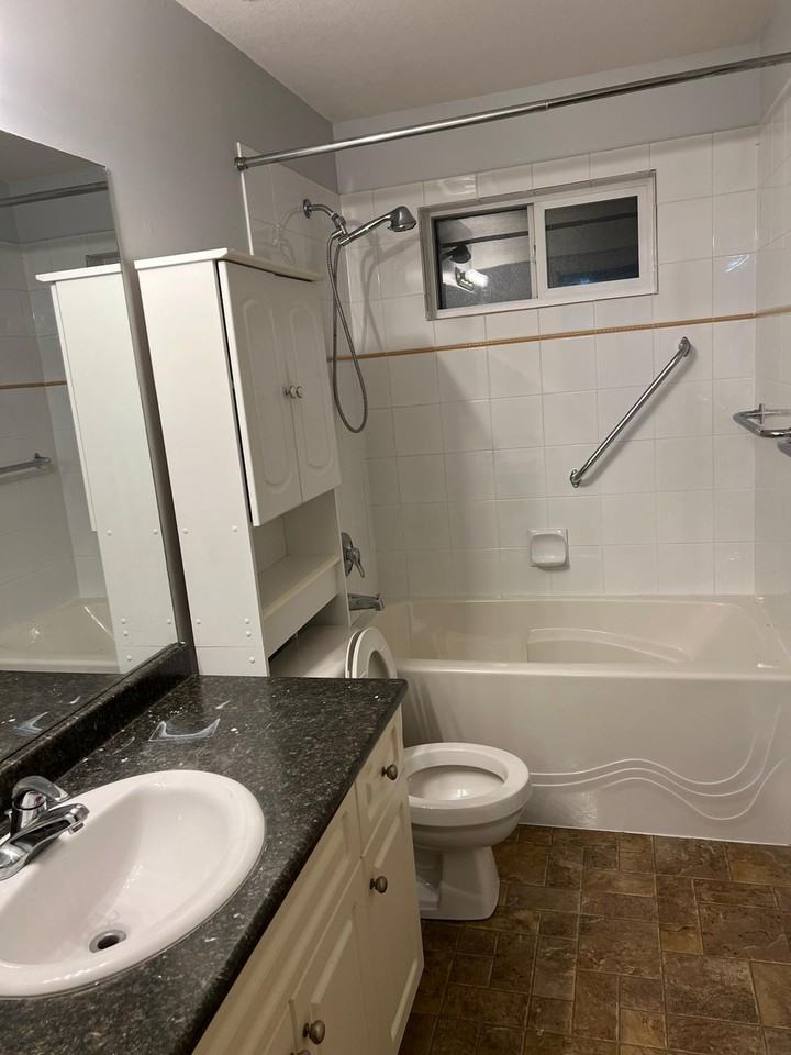 32612 Egglestone Ave #1 - Photo 3 of 5