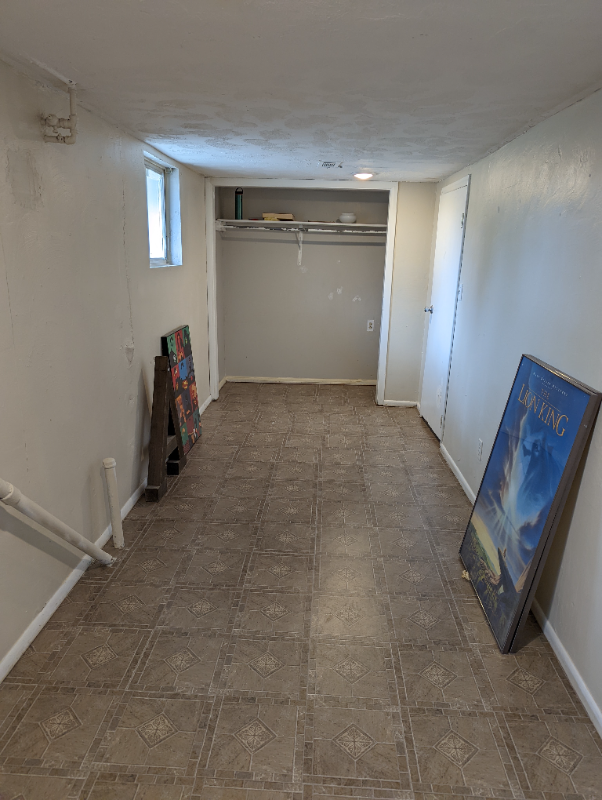 106 E 1st S #F - Photo 2 of 3