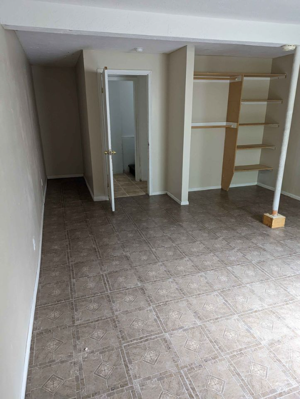 106 E 1st S #E - Photo 3 of 5