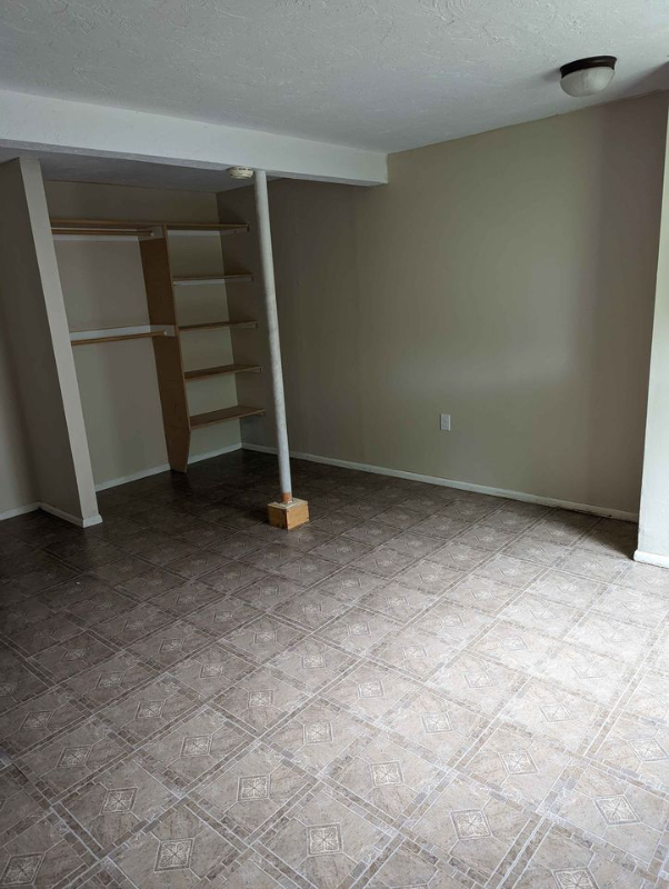 106 E 1st S #E - Photo 4 of 5