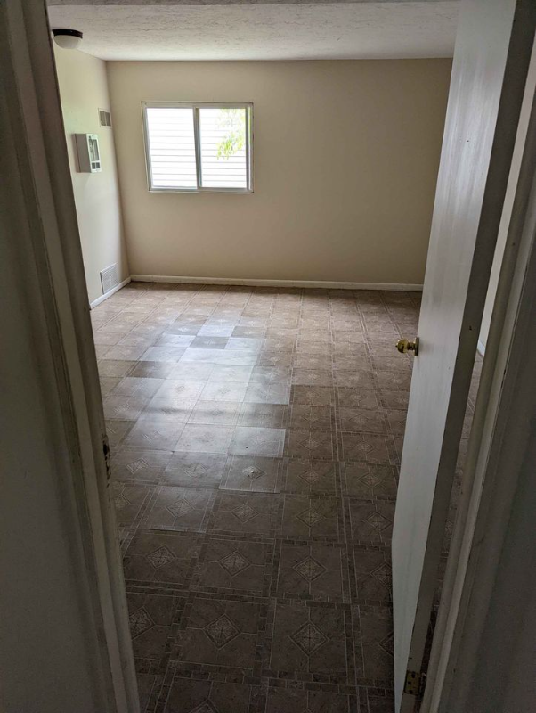 106 E 1st S #E - Photo 5 of 5