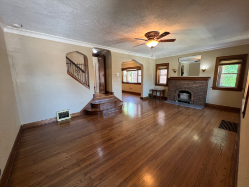 2965 Harney St - Photo 3 of 33