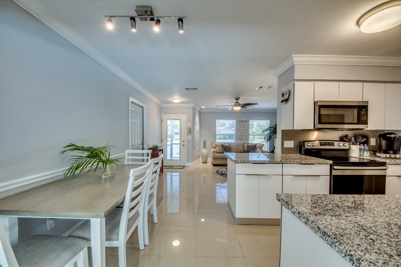5251 Tower Dr - Photo 3 of 25