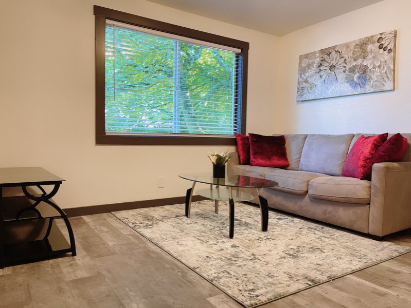 1012 Ne 91st St - Photo 4 of 16