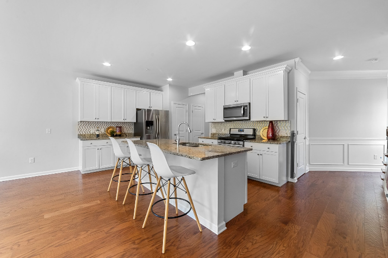 51 Spruce St - Photo 3 of 15