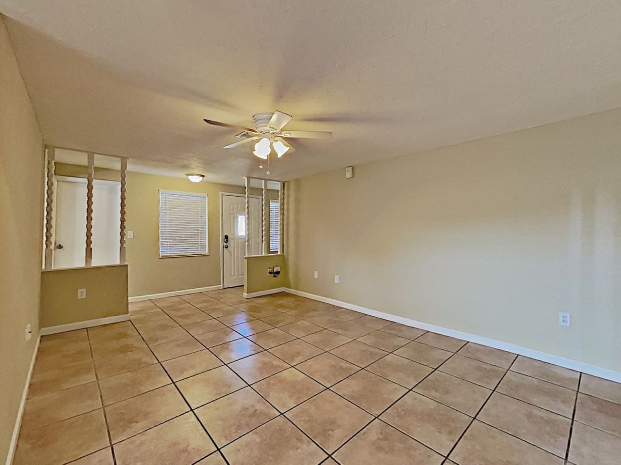 4729 Selma St - Photo 3 of 14
