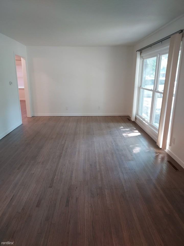 1250 N Westview Dr - Photo 2 of 20