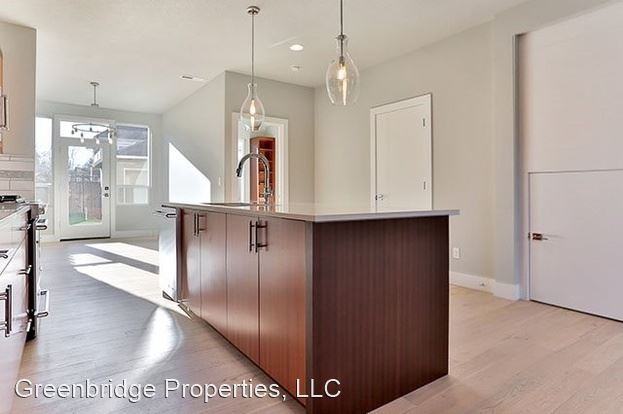 1220 Se Lambert St - Photo 2 of 31