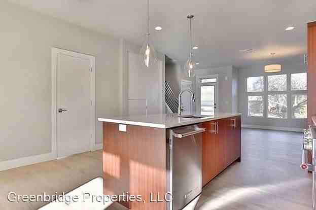 1220 Se Lambert St - Photo 3 of 31