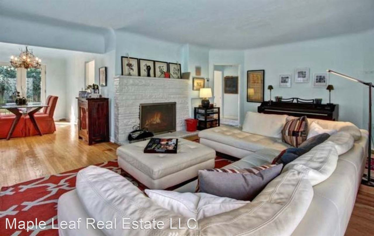 11 W Smith St - Photo 3 of 26