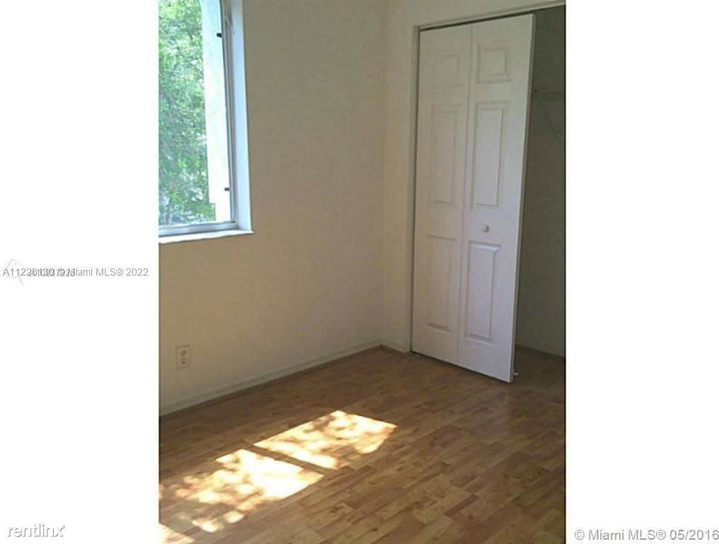 11301 Rockinghorse Rd - Photo 3 of 10