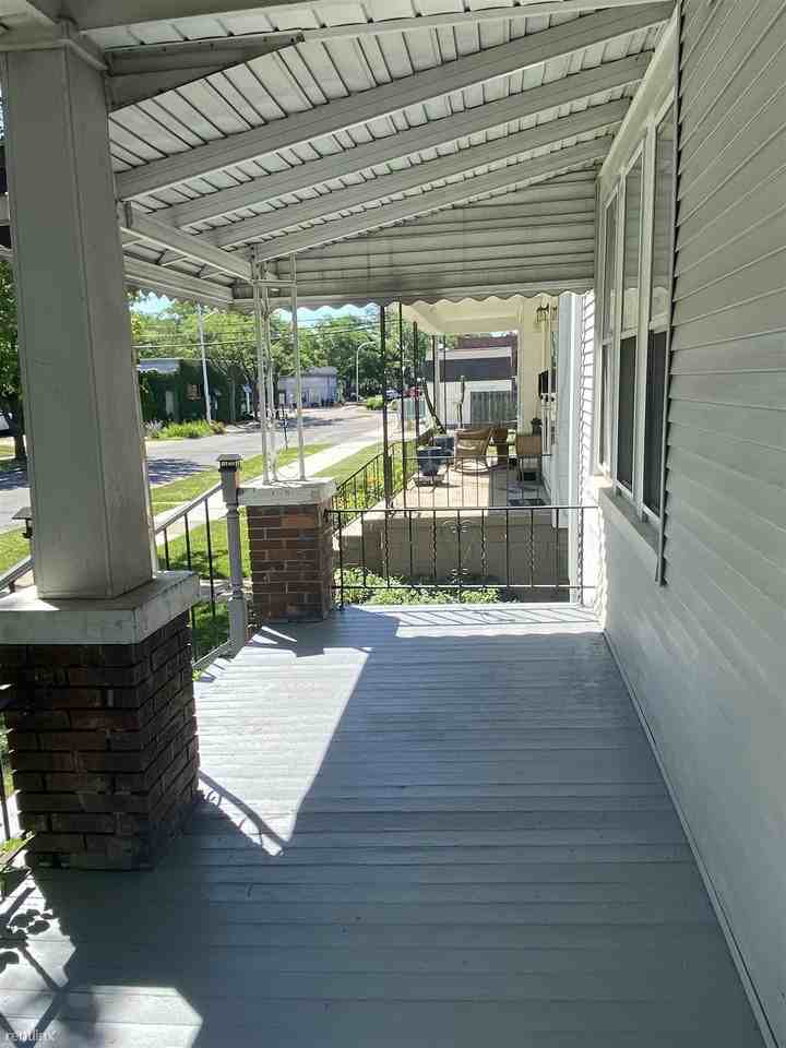 1225 Wayburn St - Photo 2 of 15