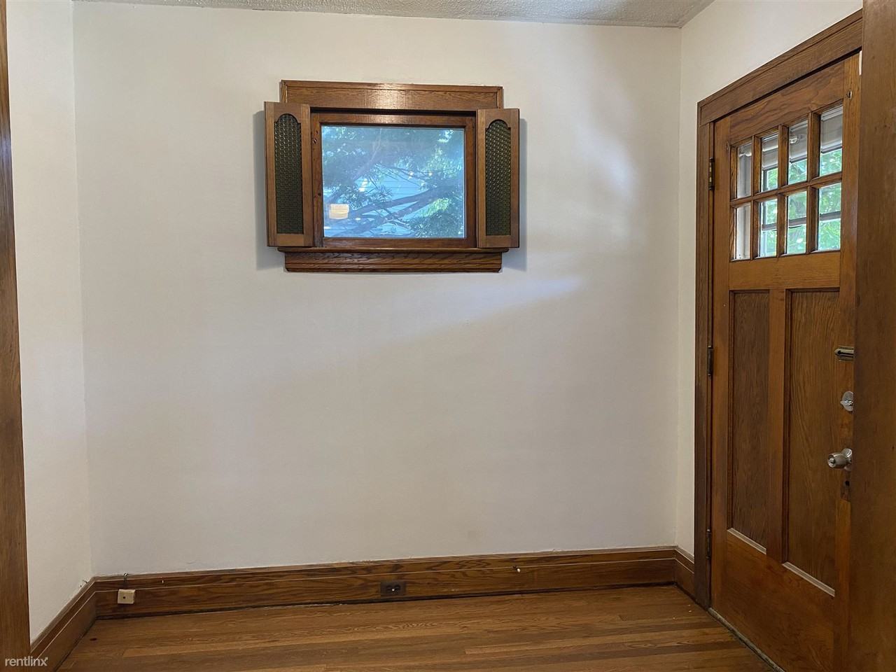 1225 Wayburn St - Photo 3 of 15