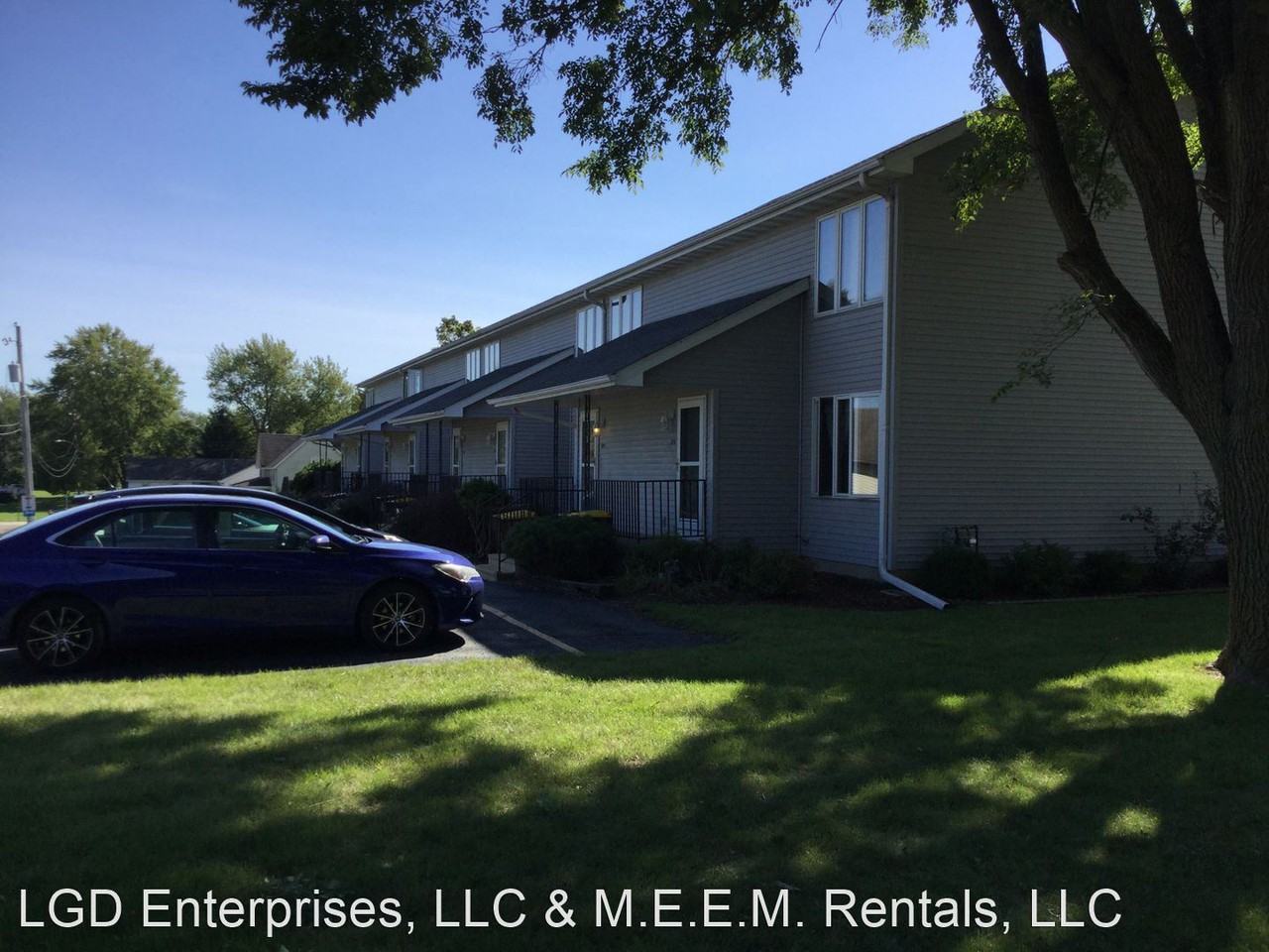 Creston Townhomes N. Ridge St. Apartments in Creston, IL 60113 Zumper