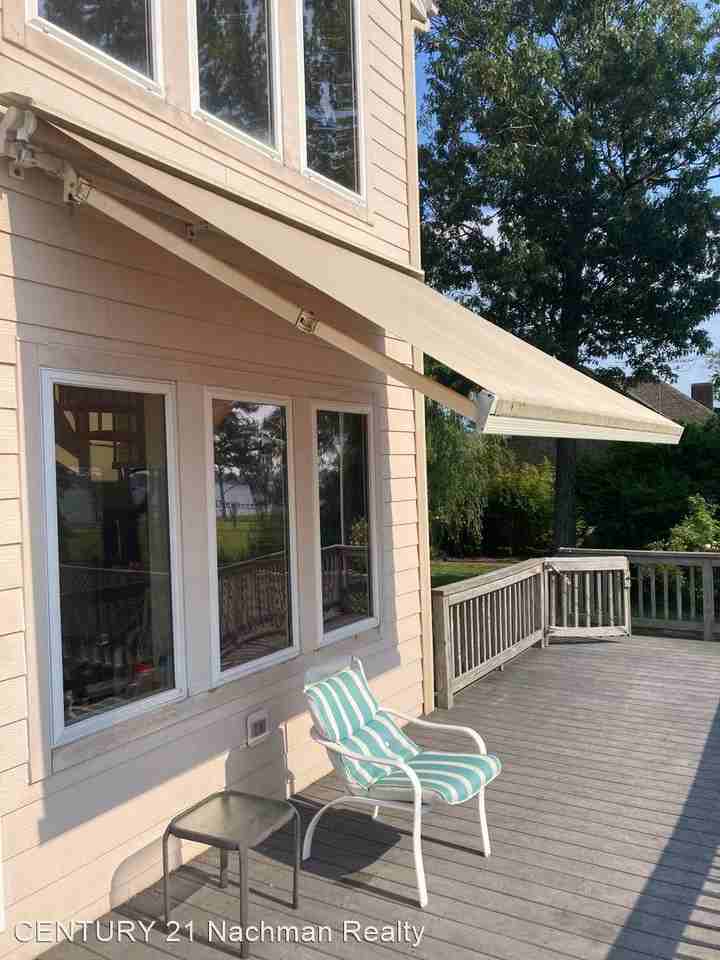 317 Dances Bay Rd - Photo 2 of 10