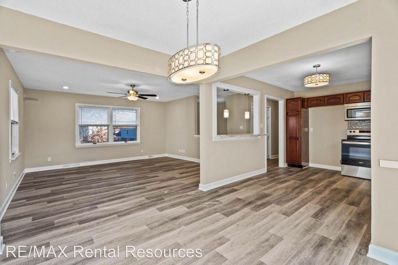 1105 Bob O Link Dr - Photo 2 of 37